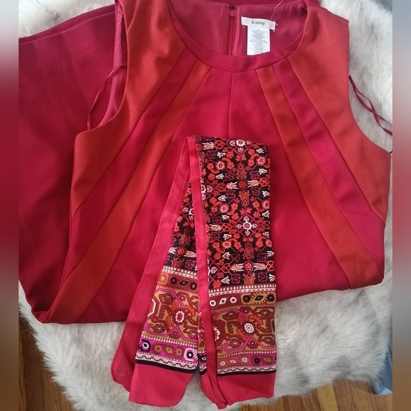 Dress - Picture 2 of 2